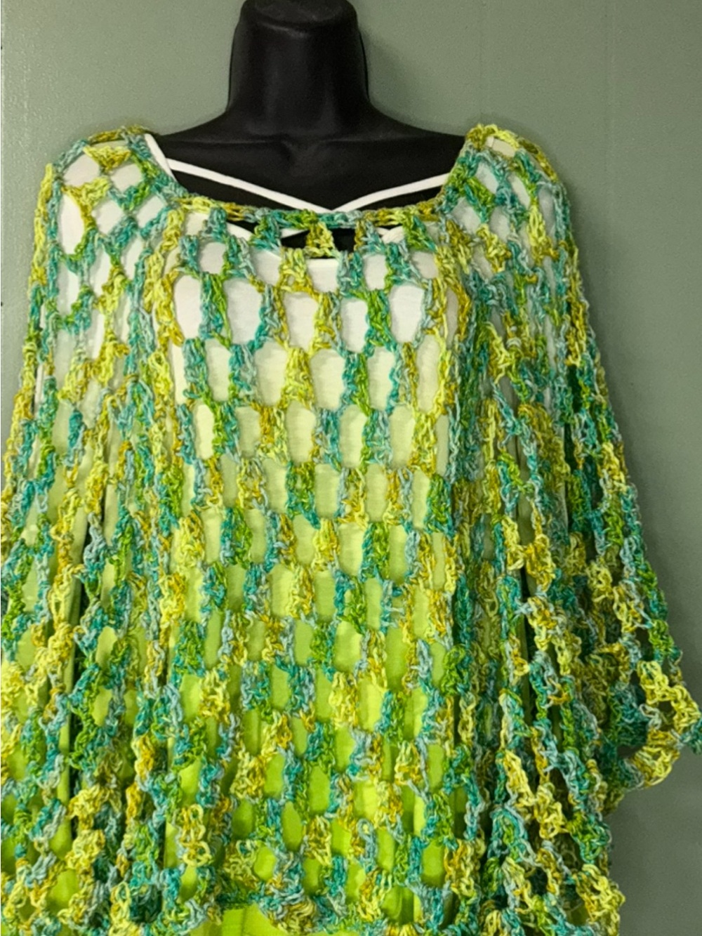 Open-Knit Lightweight Women's poncho - Green Multi